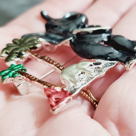 ELEPHANT trunk up palm trees safari brooch enamel beautiful silver - Picture 3 of 8